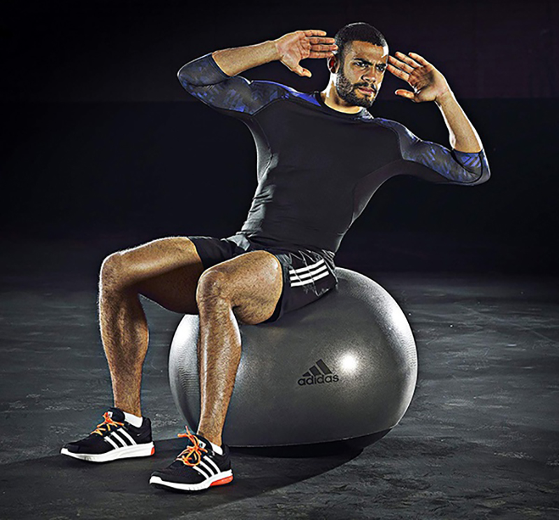 Sử dụng bóng Adidas ADBL-14246GR