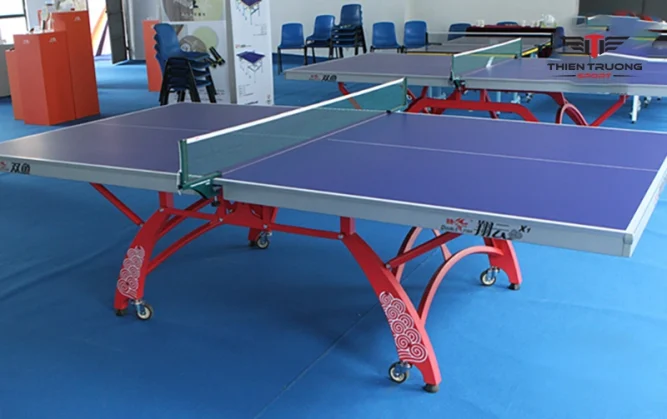 Bàn bóng bàn Double Fish 328A được thiết kế hướng đến các đối tượng sử dụng có yêu cầu cao về chất lượng, độ bền và tính chuyên nghiệp trong luyện tập và thi đấu