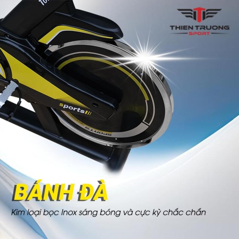 Bánh đà được bọc inox sáng bóng và cực kỳ chắc chắn