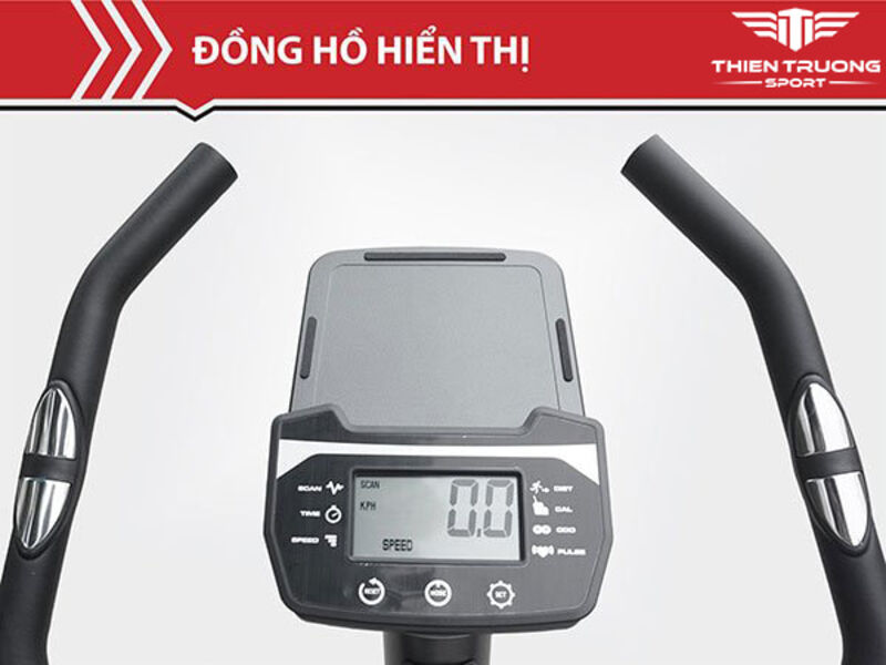 Tay cầm và bảng đồng hồ hiển thị trên xe đạp tập Tokado TK900