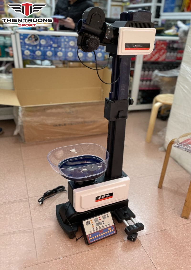 Hình ảnh máy bắn bóng bàn Y & T Xiaoru Niu No 1 thực tế chụp tại Thiên Trường