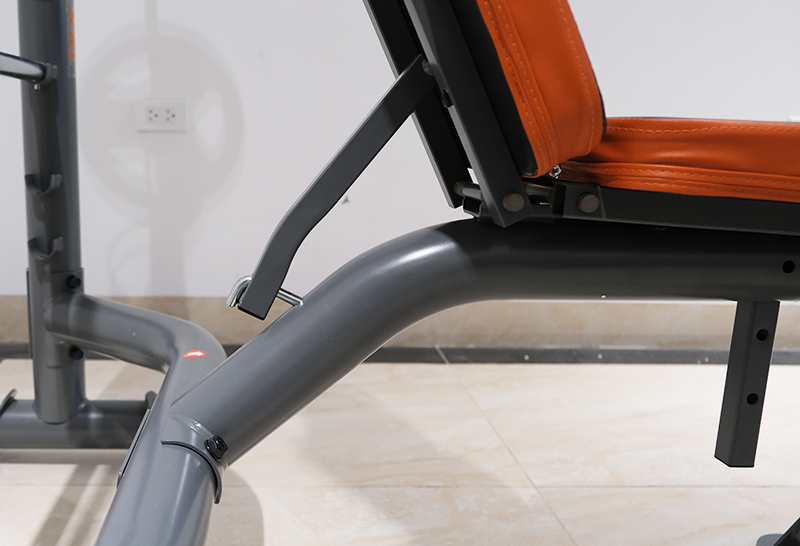 Thanh đỡ điều chỉnh có 5 mức điều chỉnh độ dốc