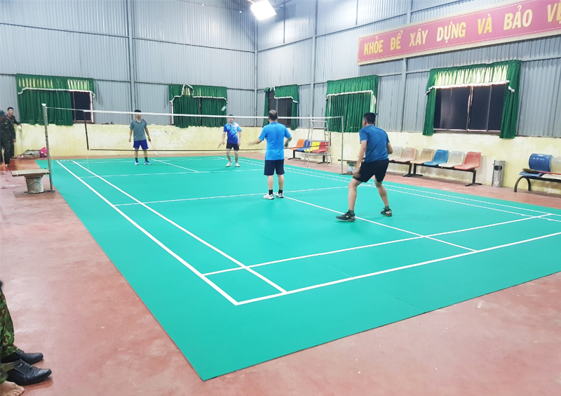 Lắp đặt thảm cho sân cầu lông