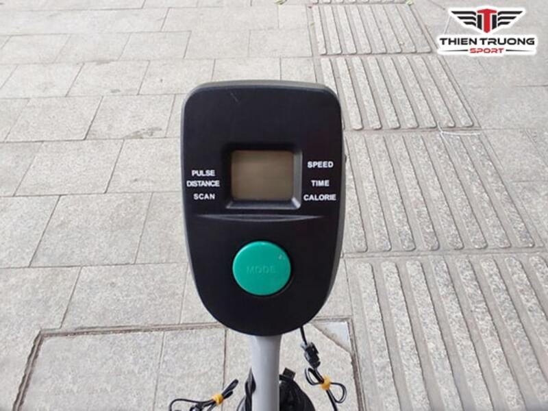 Màn hình hiển thị của xe đạp tập Tokado Tk800