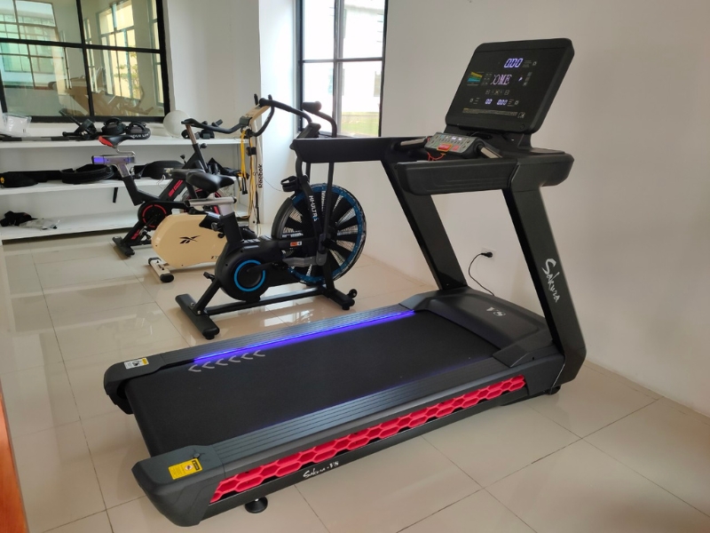 Máy chạy bộ phòng Gym Sakura V8