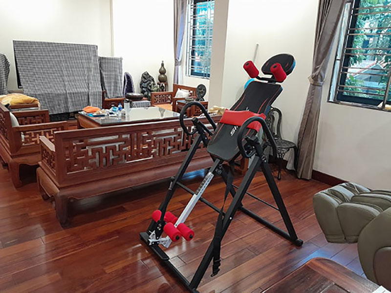 Phần tay nắm được bọc mút cao su, tránh tình trạng chai tay sau quá trình dài tập luyện