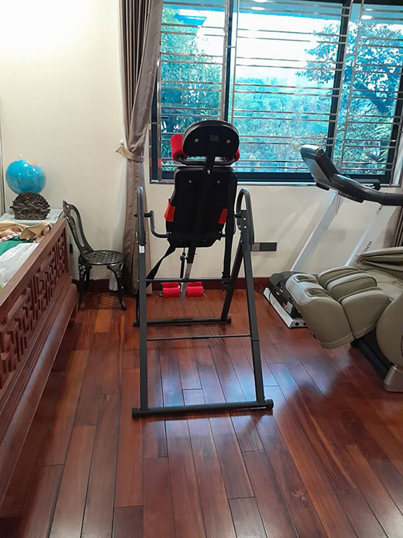 Máy có thể điều chỉnh độ cao, tăng giảm độ khó khi tập luyện