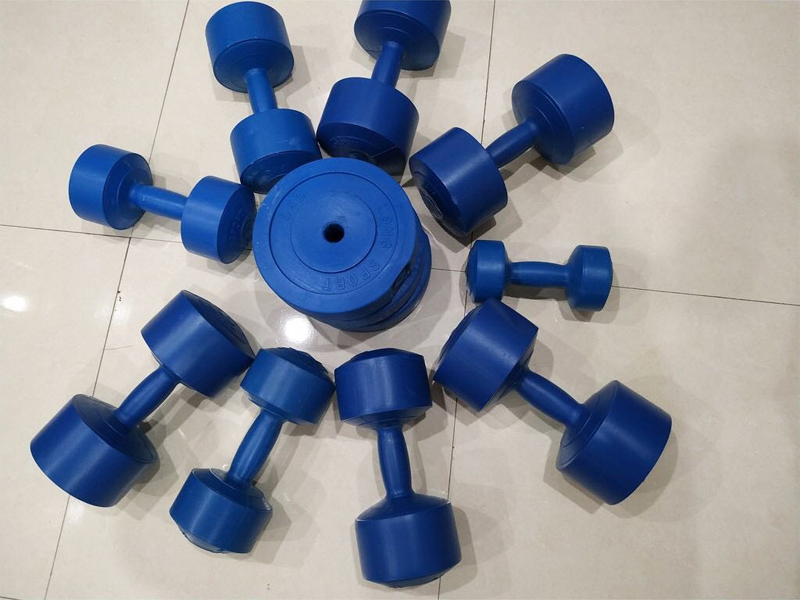 Chọn tạ tay nhựa có trọng lượng phù hợp