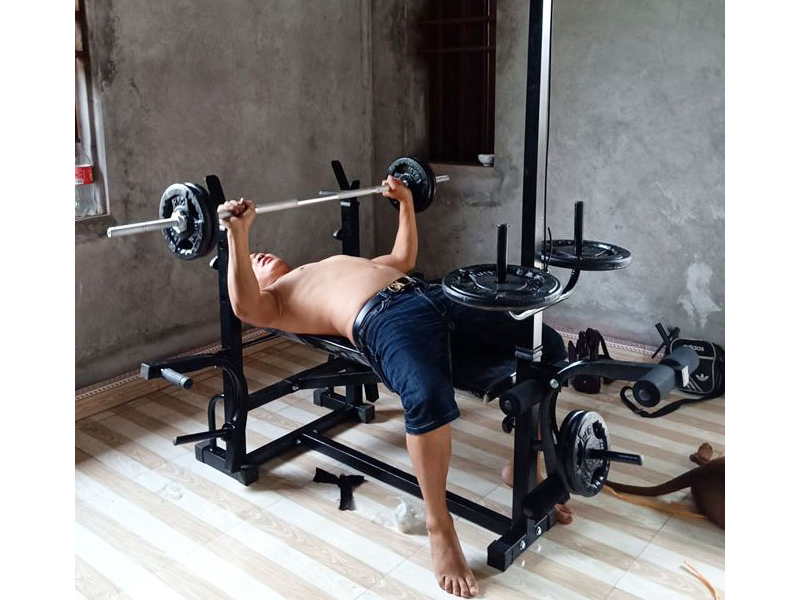 Tập với ghế tập tạ đa năng Xuki