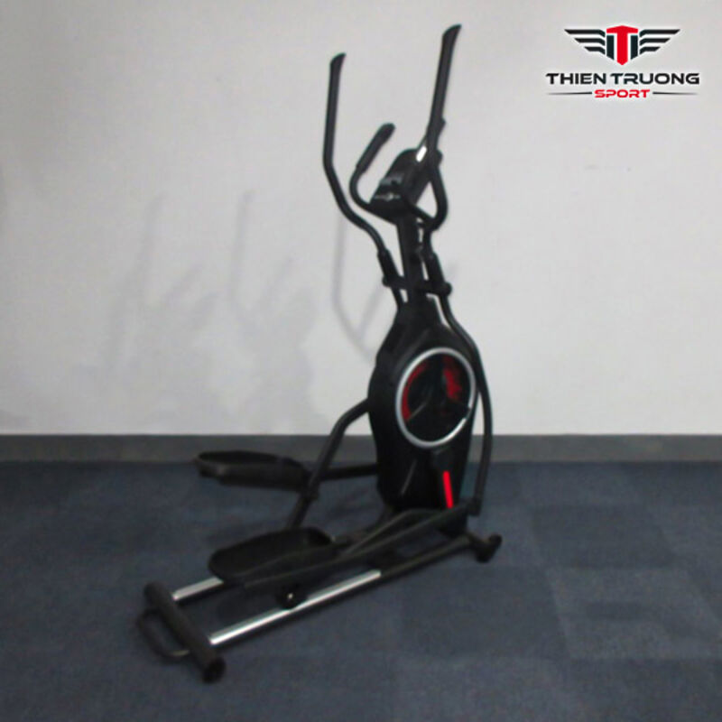 Tay nắm của xe đạp tập bọc lớp cao su, không sợ trơn tay khi ra mồ hôi