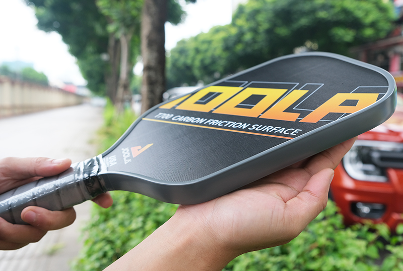 Lõi vợt pickleball làm từ chất liệu tổ ong PP bền bỉ và linh hoạt