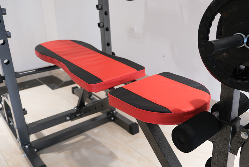 Yên ghế ngồi làm từ mút xốp bọc da PU
