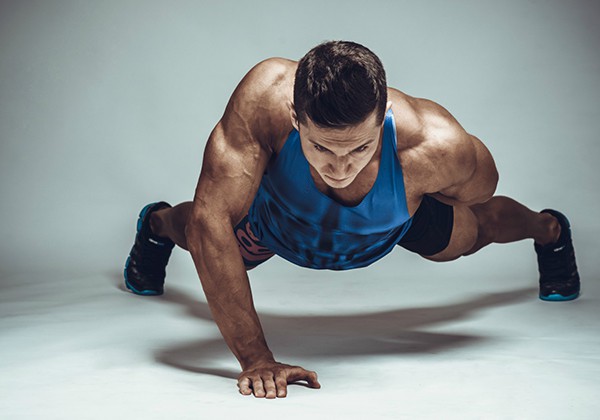 kỹ thuật hit đất One-arm Pushup