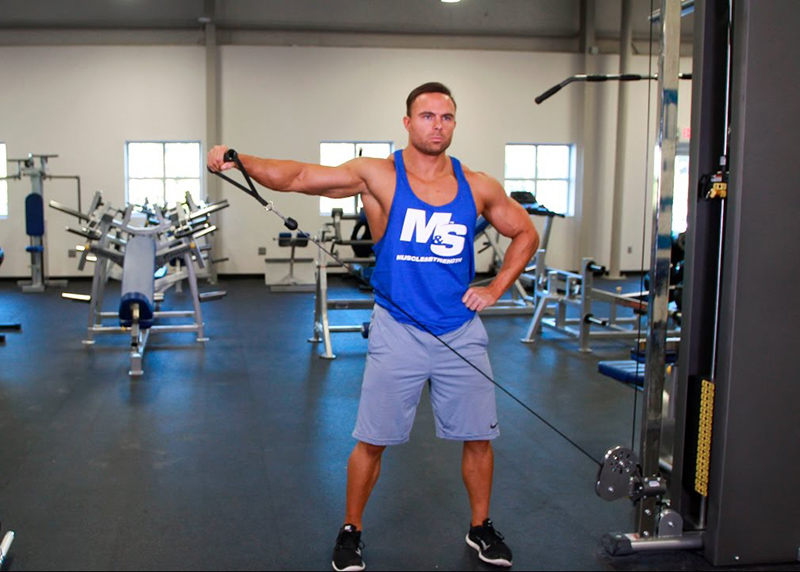 Bài tập Cable One-Arm Lateral Raise cải thiện lệch vai