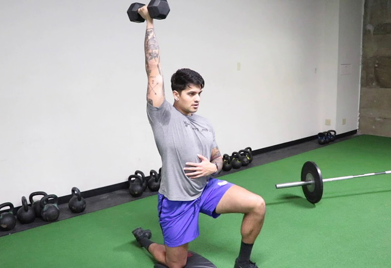 Bài tập Half-Kneeling Overhead Press