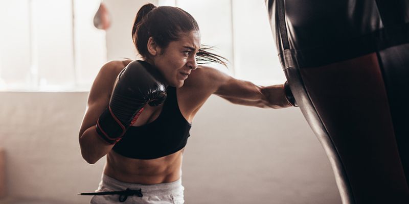 bài tập tăng lực đấm ra đòn mạnh trong boxing