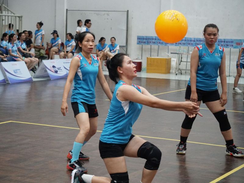 Những lưu ý khi vá bóng chuyền hơi bị thủng