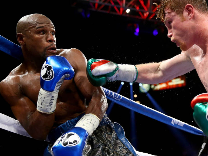 Võ sĩ tham gia thi đấu boxing tại Hoa Kỳ không được dùng cú đấm lưng