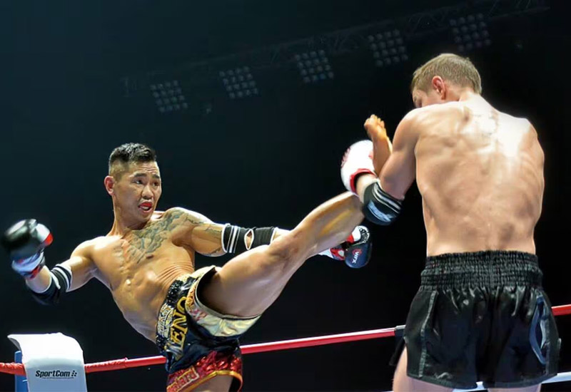 Cú đá Question Mark Kick trong Kickboxing 