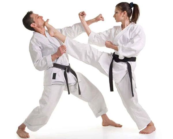 hoc taekwondo bao lau thi len dai den