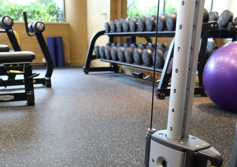 Sử dụng gạch cao su mặt thảm EPDM cho phòng gym