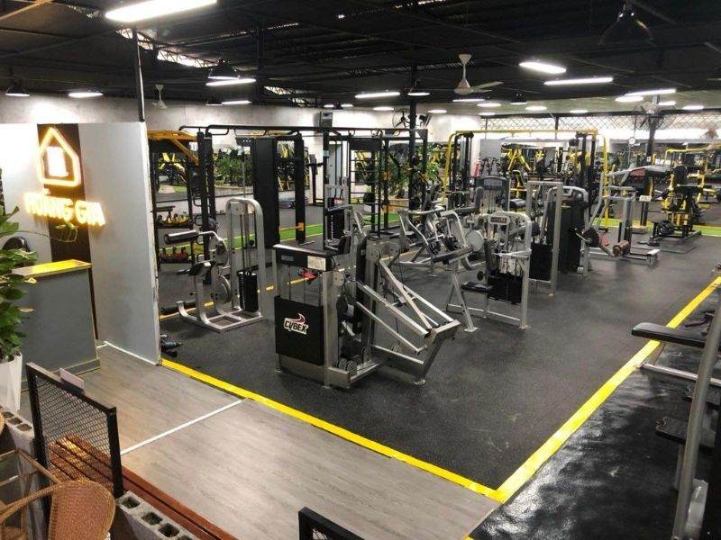 Phòng tập gym Nhan Trang Hoàng Gia Gym & Yoga thu hút nhiều người yêu thích gym