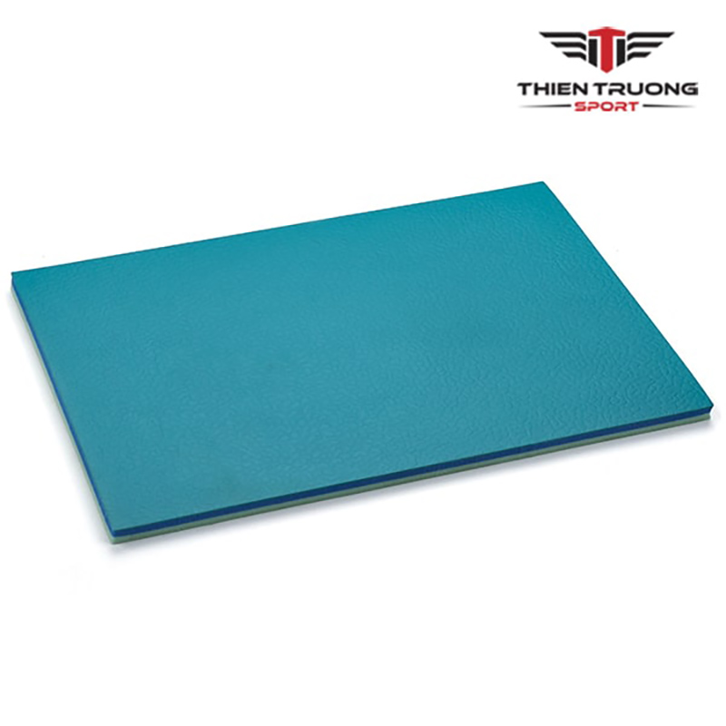Thảm sân bóng chuyền Enlio A-49180 được chia thành các tấm có kích thước 1.8 x 80m