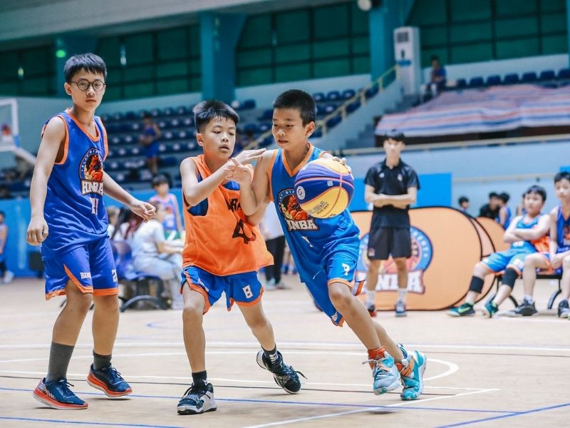 HNBA cung cấp các khóa học bóng rổ cho nhiều độ tuổi