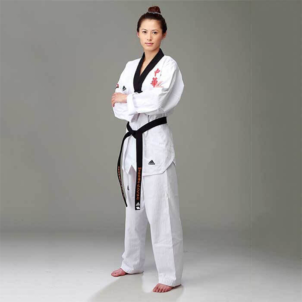 Tất cả học viên đều mặc bộ võ phục Taekwondo thể hiện sự bình đẳng, công bằng