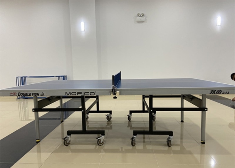 Khung chân bàn bóng bàn chắc chắn, chịu lực tốt