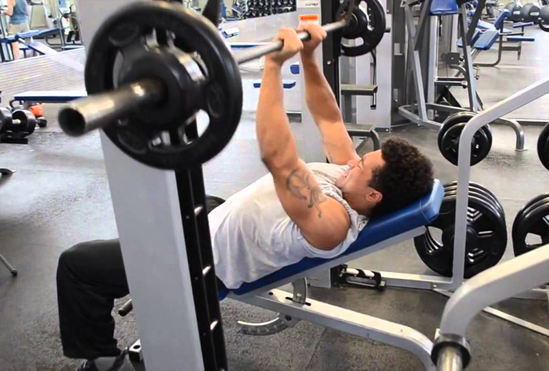 Bài tập Close Grip Incline Barbell Bench Press