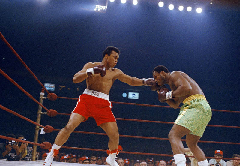 Trận đấu giữa Joe Frazier đấu vs Muhammad Ali