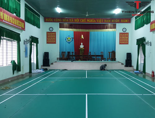 Sân cầu lông tại Trường PTDT nội trú huyện MDrăk hoàn chỉnh