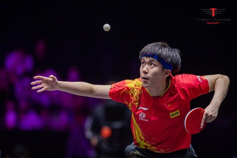 Wang Chuqin với sự tập trung cao độ