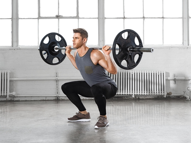Tập Squat với tạ đòn
