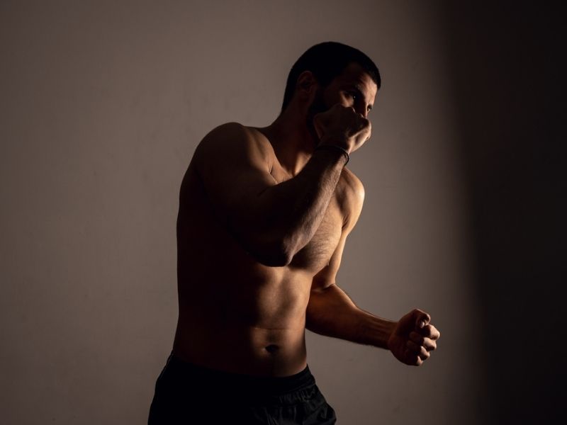 Bài tập đấm gió là một bài tập boxing tại nhà không cần dụng cụ hiệu quả