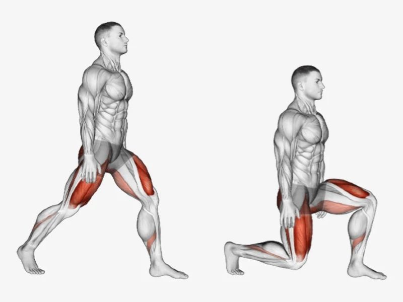 Lunges (Bước chân) hiệu quả để phát triển cơ đùi trước