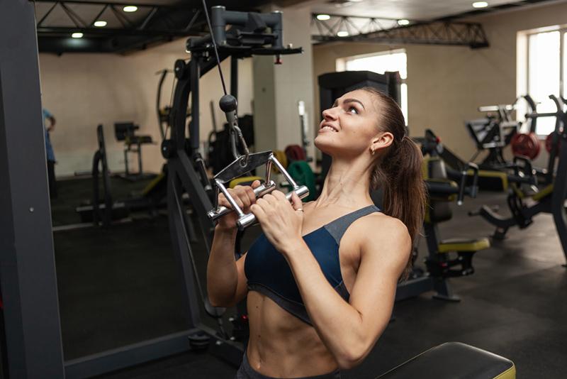 V Bar Pulldown Kéo Xô