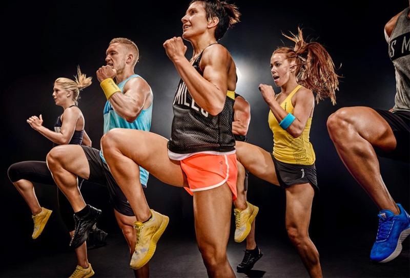 Tập Body Combat móc dưới