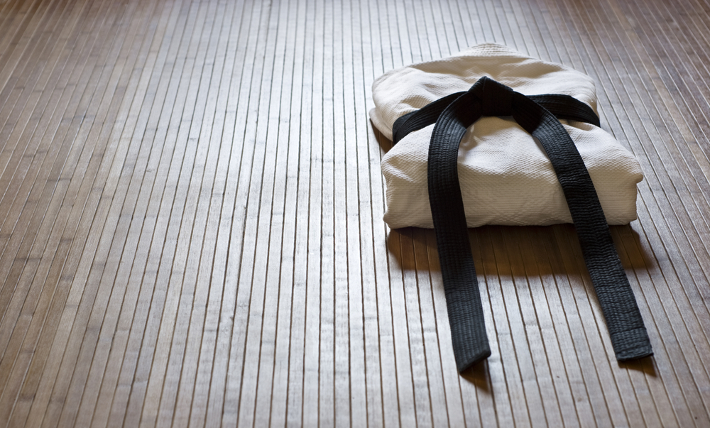 Trang phục đai đen trong võ aikido