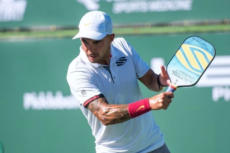 cách cầm vợt pickleball