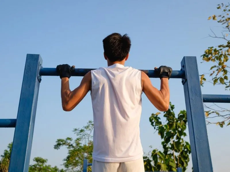 Cách chọn găng tay tập xà đơn