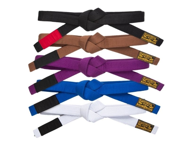 Mỗi cấp đai BJJ yêu cầu sự hoàn thiện kỹ thuật, khả năng chiến đấu thực chiến và thời gian tập luyện riêng