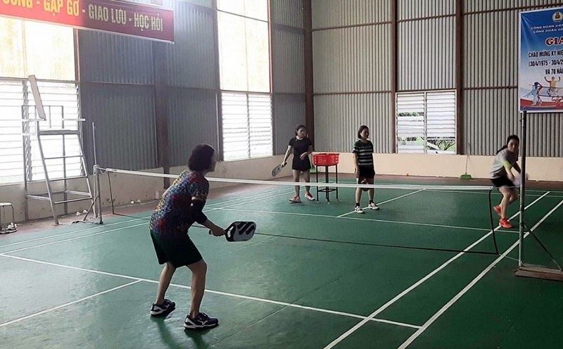 Cách phòng thủ khi chơi pickleball