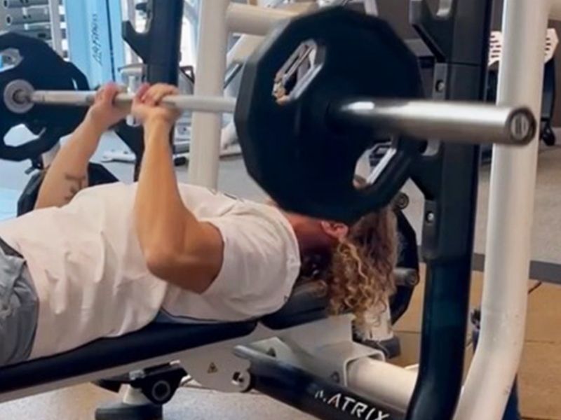 Bài tập Close Grip Bench Press tăng cường sức mạnh, cải thiện sự bền bỉ
