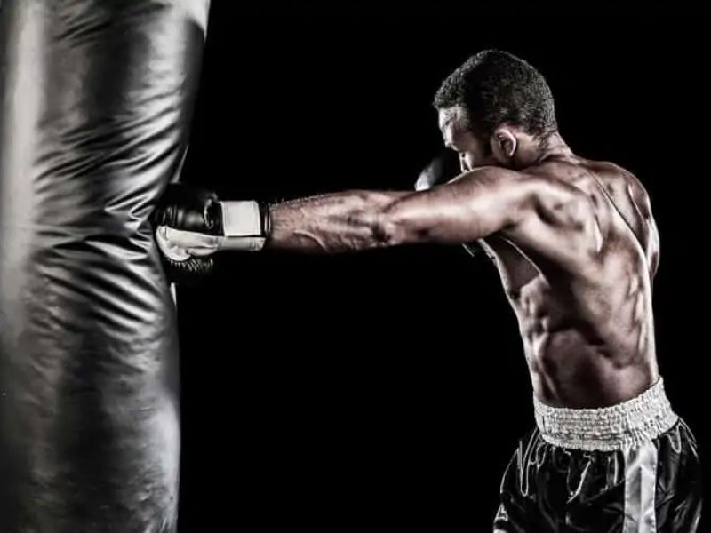 Bài tập cardio boxing với các cú đấm cơ bản