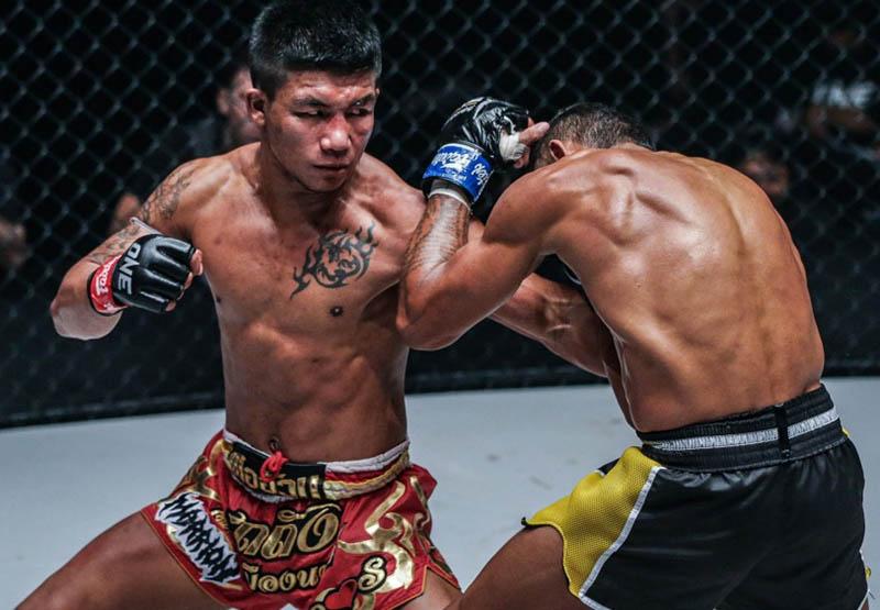 Bí quyết chặn cú đấm gan trong boxing