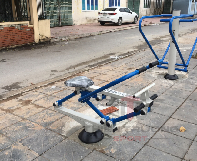 lắp đặt dụng cụ thể thao ngoài trời