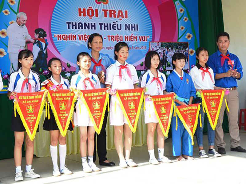 Cờ lưu niệm tam giác