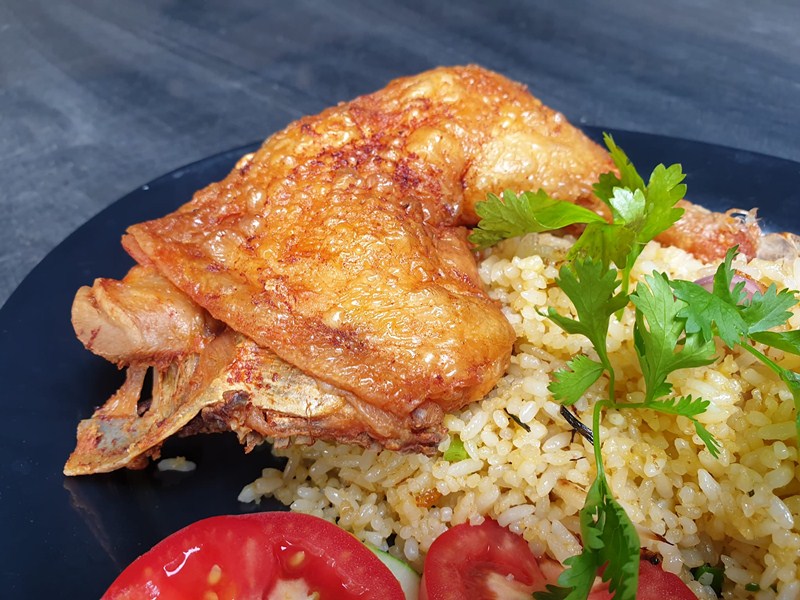 cơm gà xối mỡ bao nhiêu calo